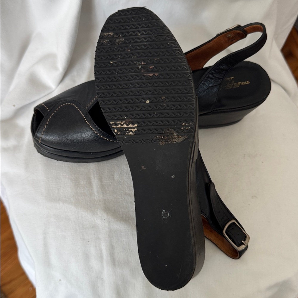 RE-MIX Black Women's Slingback Wedges
Size 9 - Picture 5 of 7